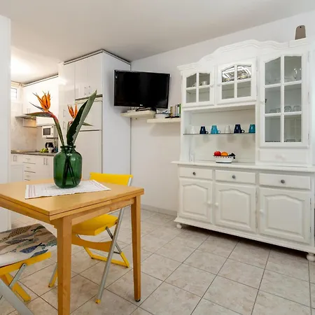 Apartment 222 Olympia *